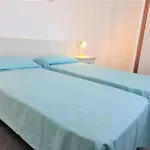 Villa House With Garden And Pool Access *