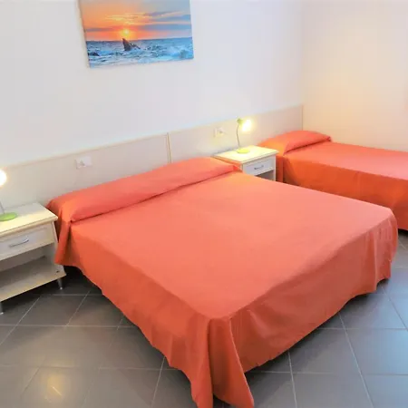 Villa House With Garden And Pool Access