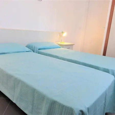 Villa House With Garden And Pool Access *