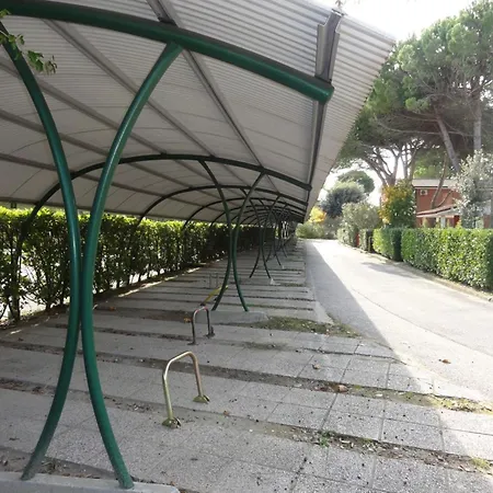 Villa House With Garden And Pool Access *