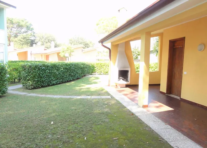 House With Garden And Pool Access Villa Bibione