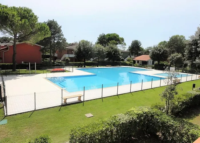 House With Garden And Pool Access Vila Bibione